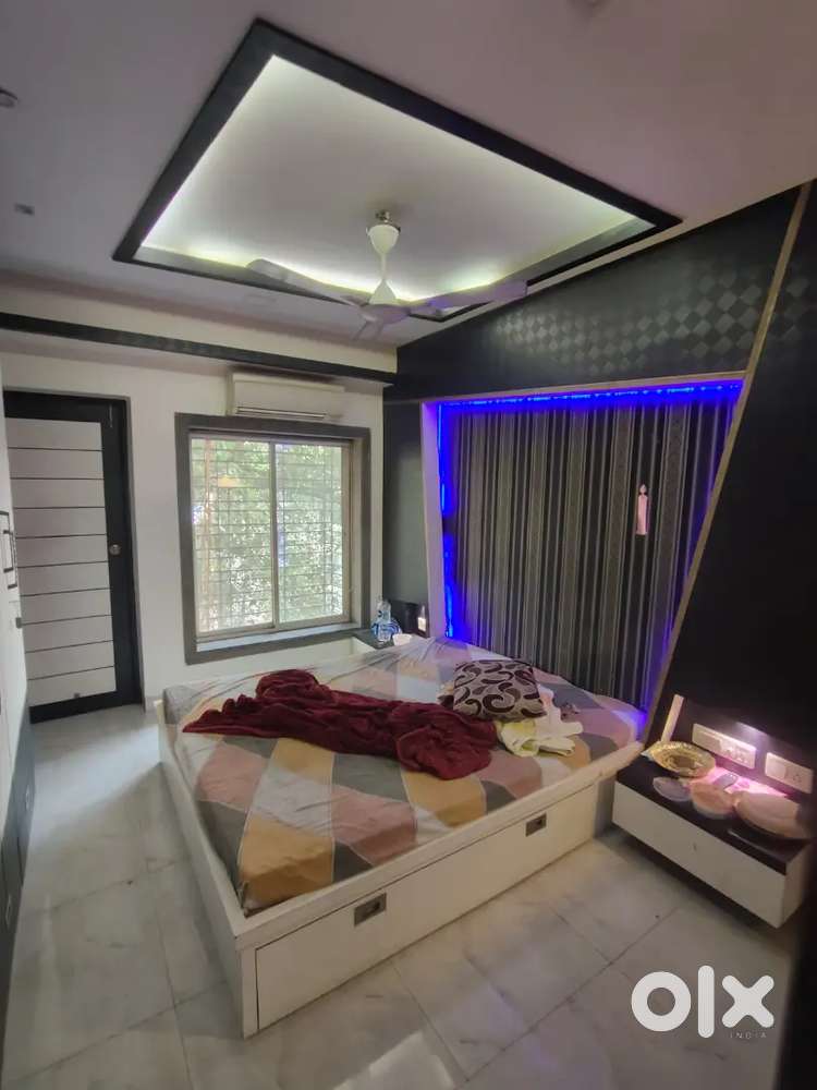 Needed one or two person urgently for one roomt