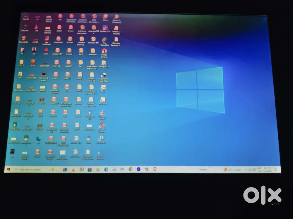 window 10 pro processor Intel core with graphics card ram 8 ssd 512