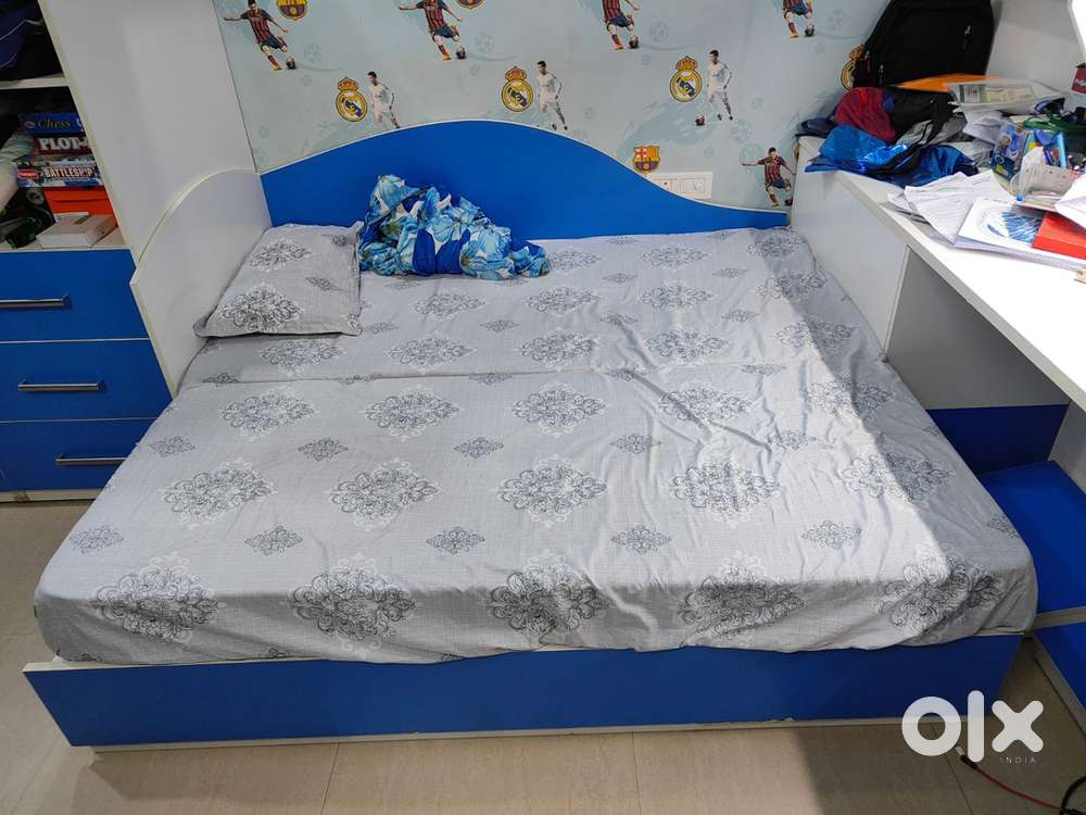 Double bed 72 x 66 inch