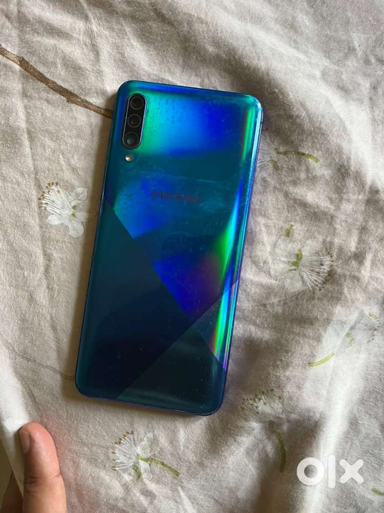 slightly used samsung phone available
