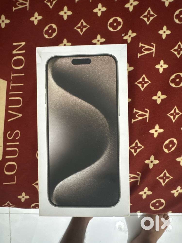  iPhone 15 Pro Max 256GB Grey Titanium – Excellent Condition