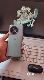 One plus 11 r refurbished mobile, bill box and warranty available
