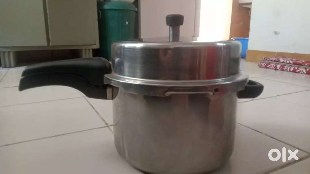 Prestige pressure cooker 8 litre stainless steel