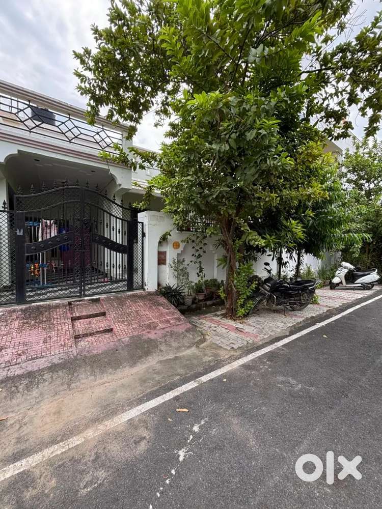 House for sale in Mayur residency