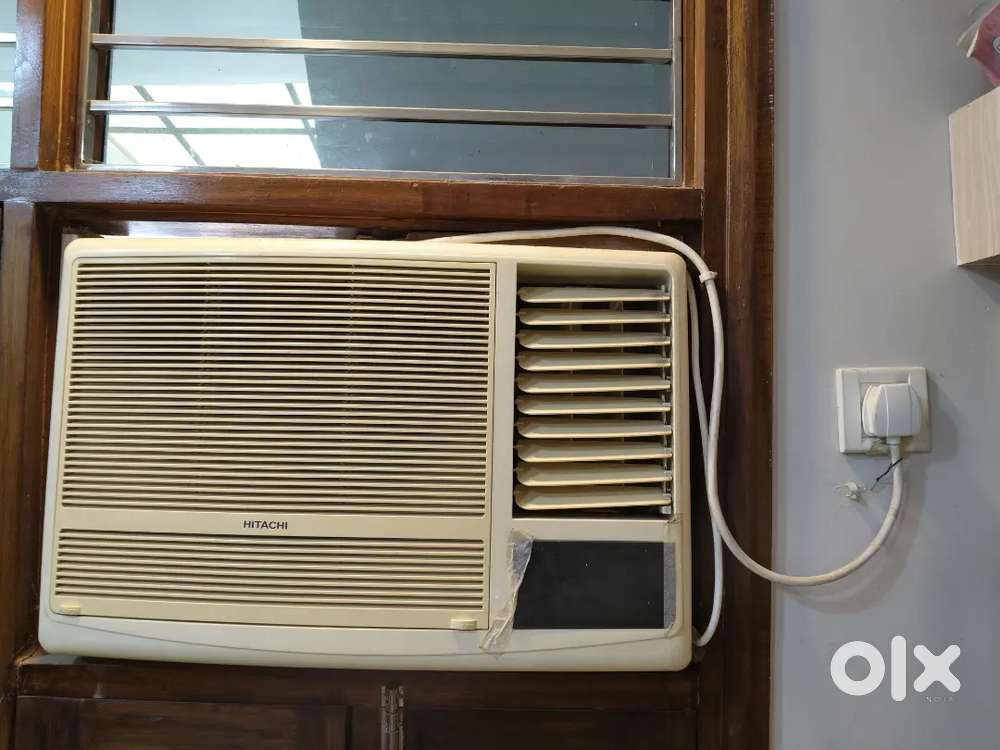 HITACHI AC