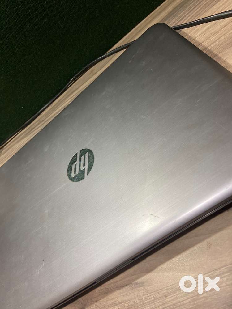 Hp new condition laptop with charger and mouse