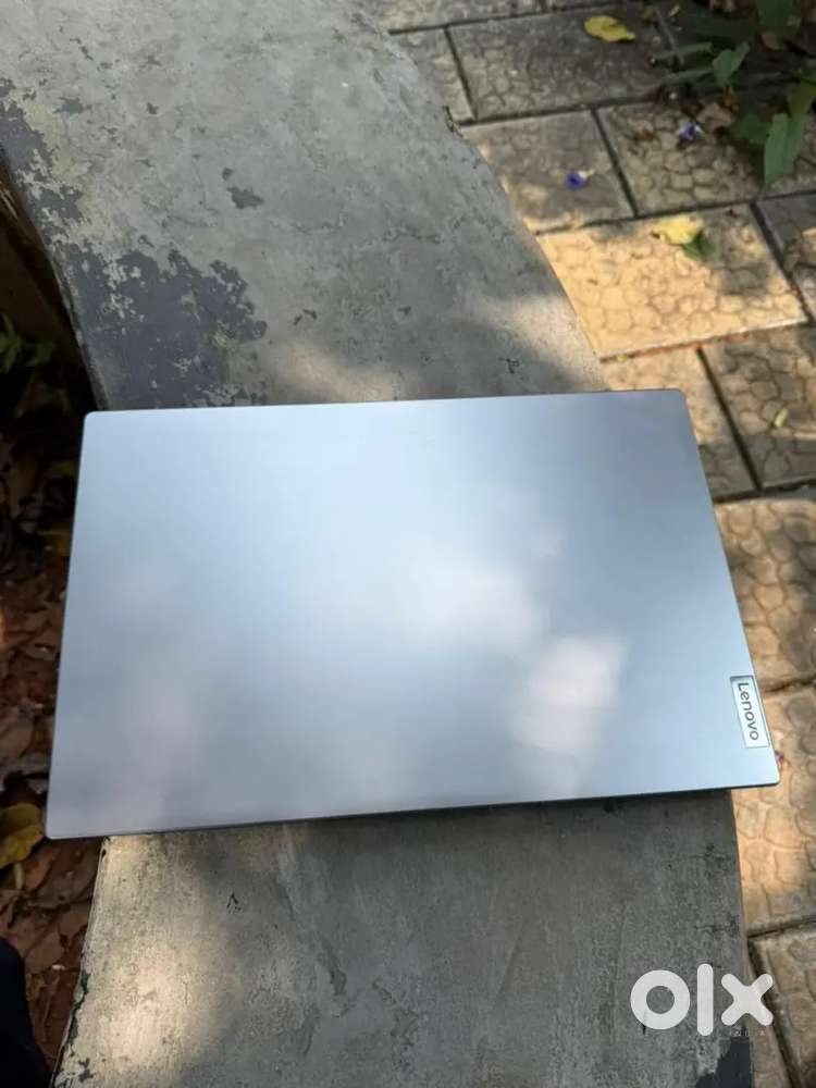 Lenovo v15  G4 AMD R3