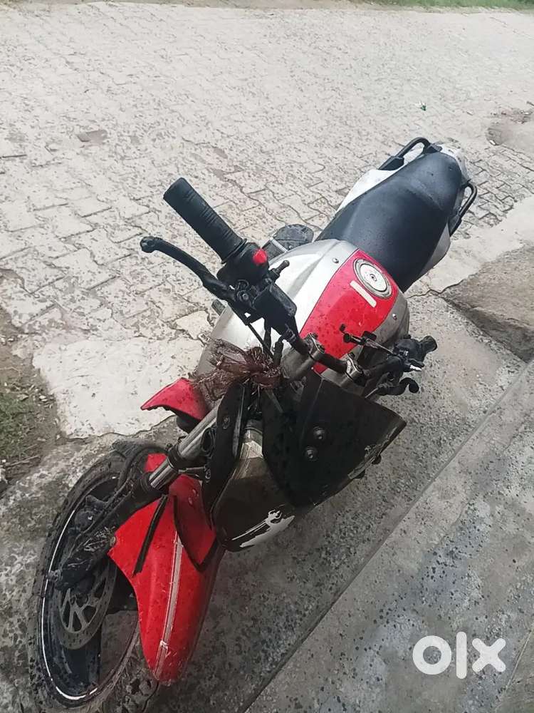 Bike ch koi problem nhi aa sara kuch ok aa tyre bhi new aa