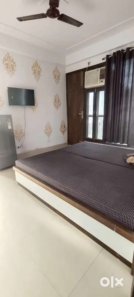 Affordable 1RK Rooms for Rent @ DLF Phase 3 (S & U Block)
