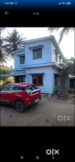 Independent house with 9 cent land in middle of town