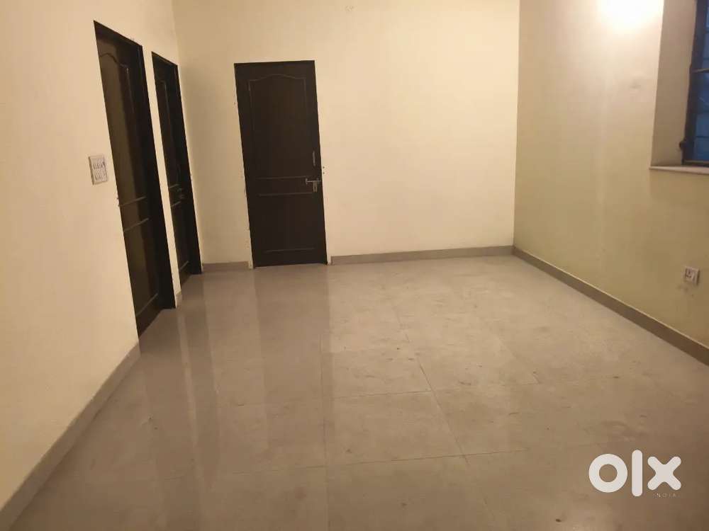 3BHK semi furnished
