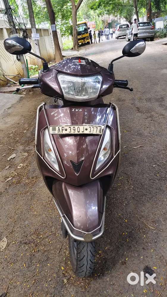 Full good condition well maintained new tyres millage 58km per liter
