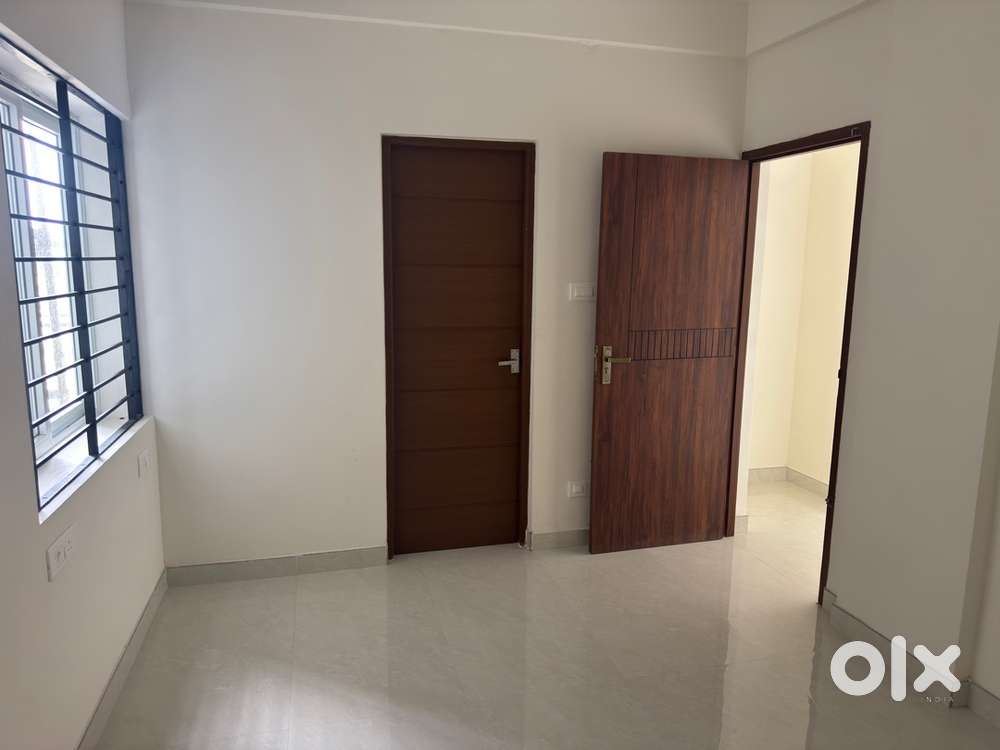 KUMARAGURU college near Vaibhav Apartment for sale in Saravanampatti