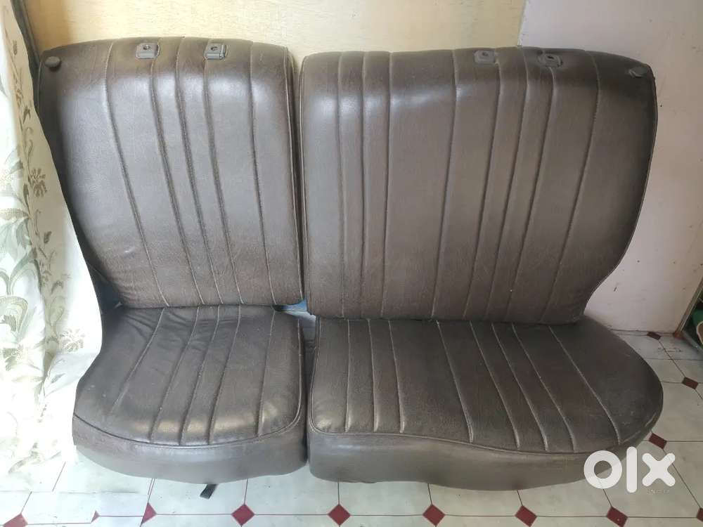 I 20 back sit good condition