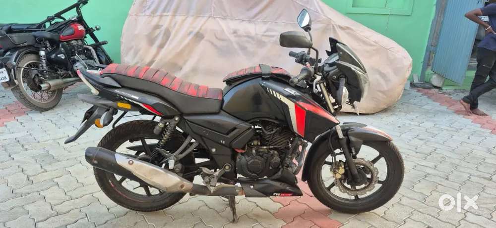 TVS APACHE RTR 160CC 2V; MODEL 2020; SELF ALLOYDIGITALMETERFRONT DISC