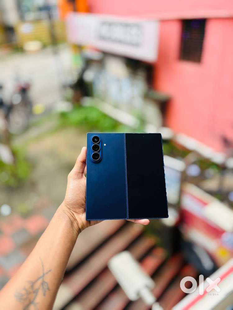 Samsung Galaxy Z Fold 7 12/512 GB ( Just 1 month old ) box piece