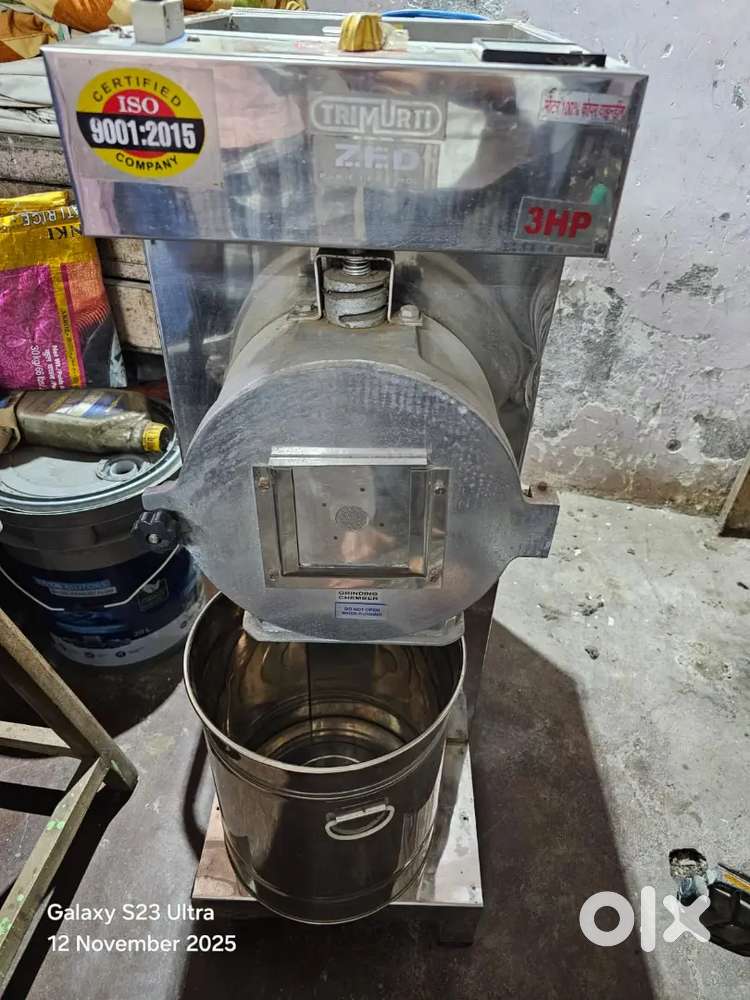 Electric Wheat and Spices Blender Machine.