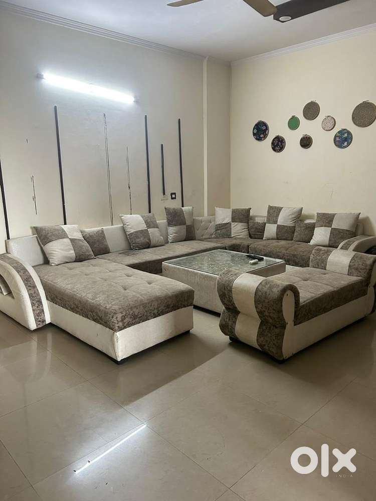 Owner Free Pool Facing 3bhk (Fully Furnished)