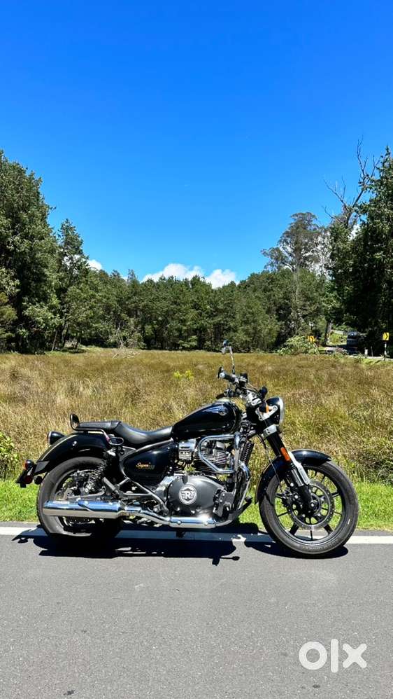 Royal Enfield Super Meteor 650 (Interstellar Green)