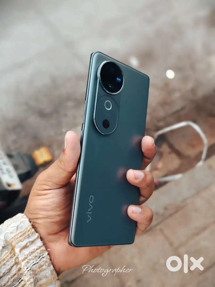 Vivo v40 8.256