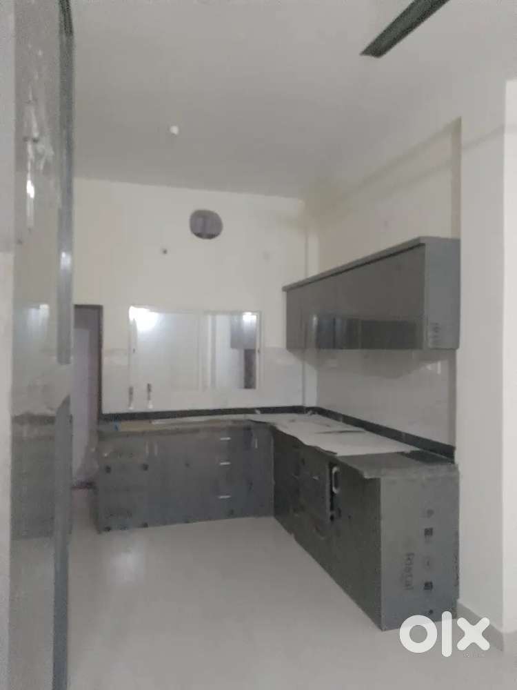 2bhk ground floor independence space near bittan market Arera colony