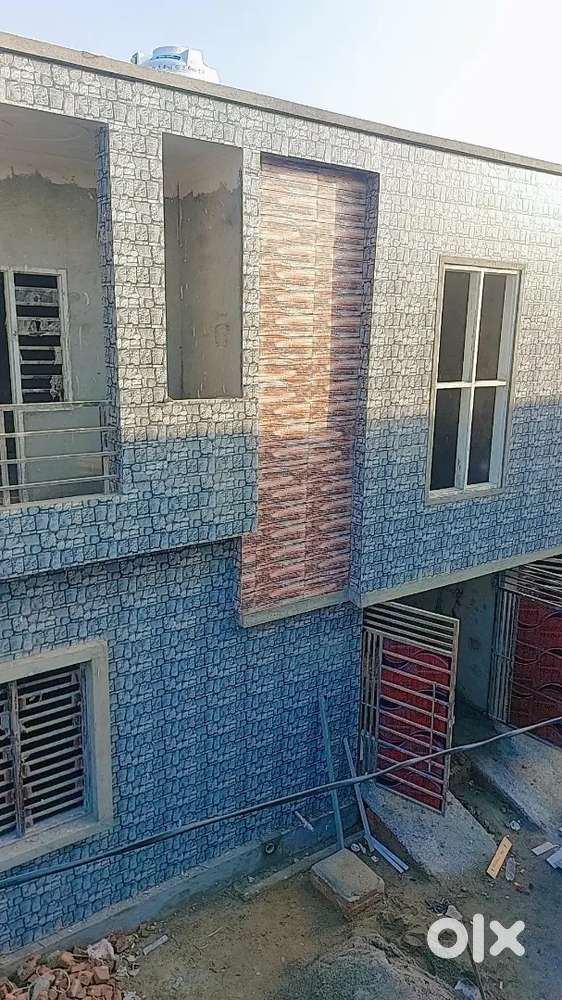 25 Front 100 Gaj New Duplex House Pilibhit Road Near Delapeer