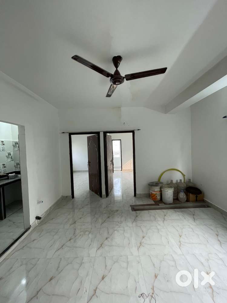 2 bhk Flat sale in picnic garden no loan