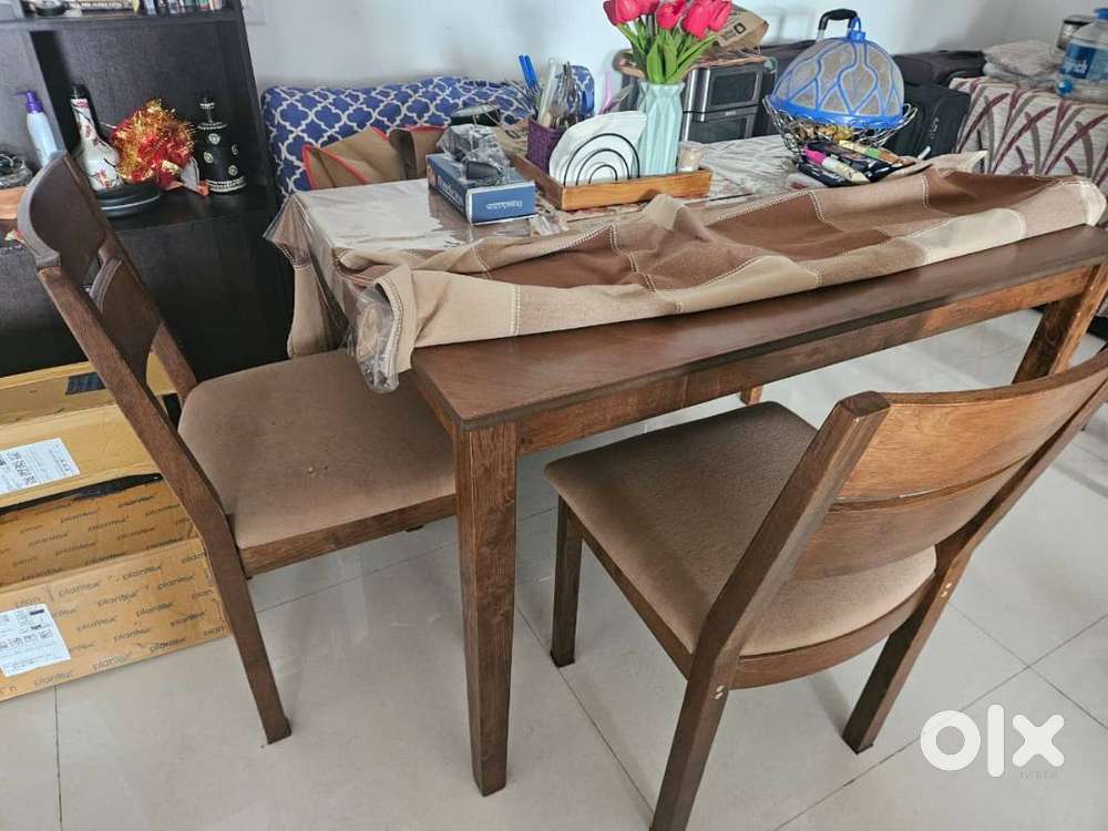 4 Seater Dining Table with 4 chairs