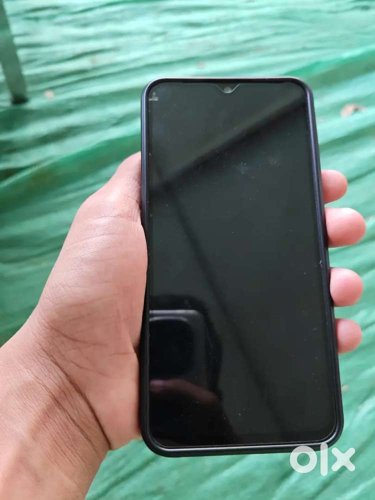 We are selling vivo y93 with a good working condition