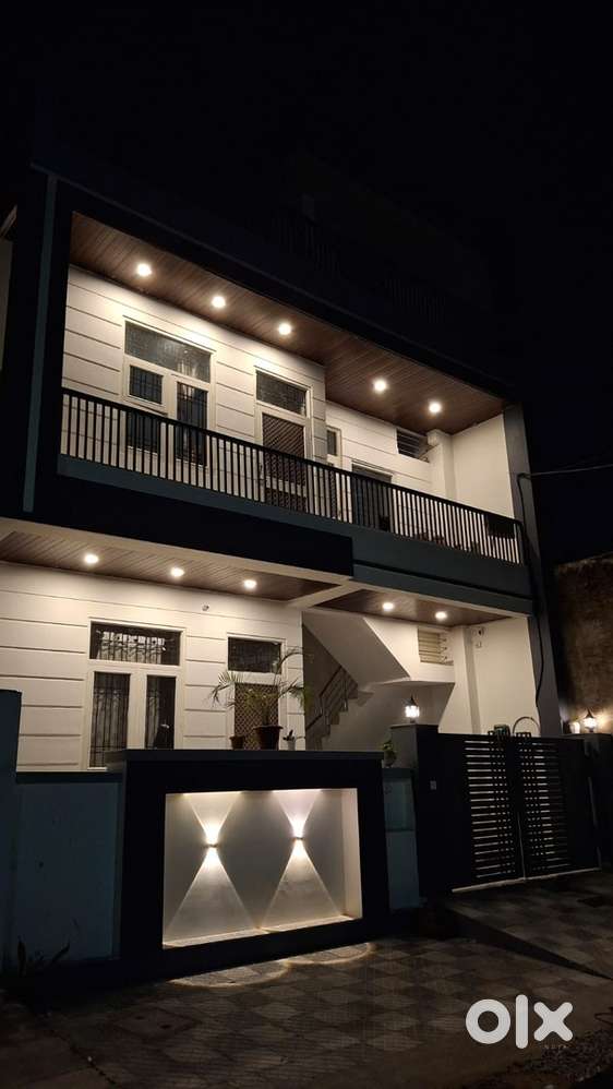 1 Furnished Room in 4 BHK