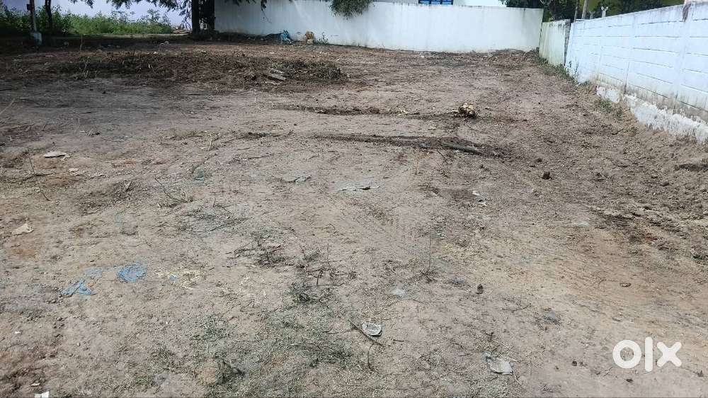 Very calm residential area with full of house.