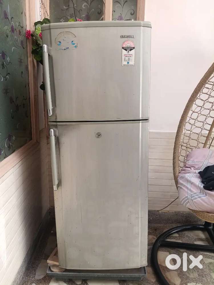 Refrigerator 250 liters