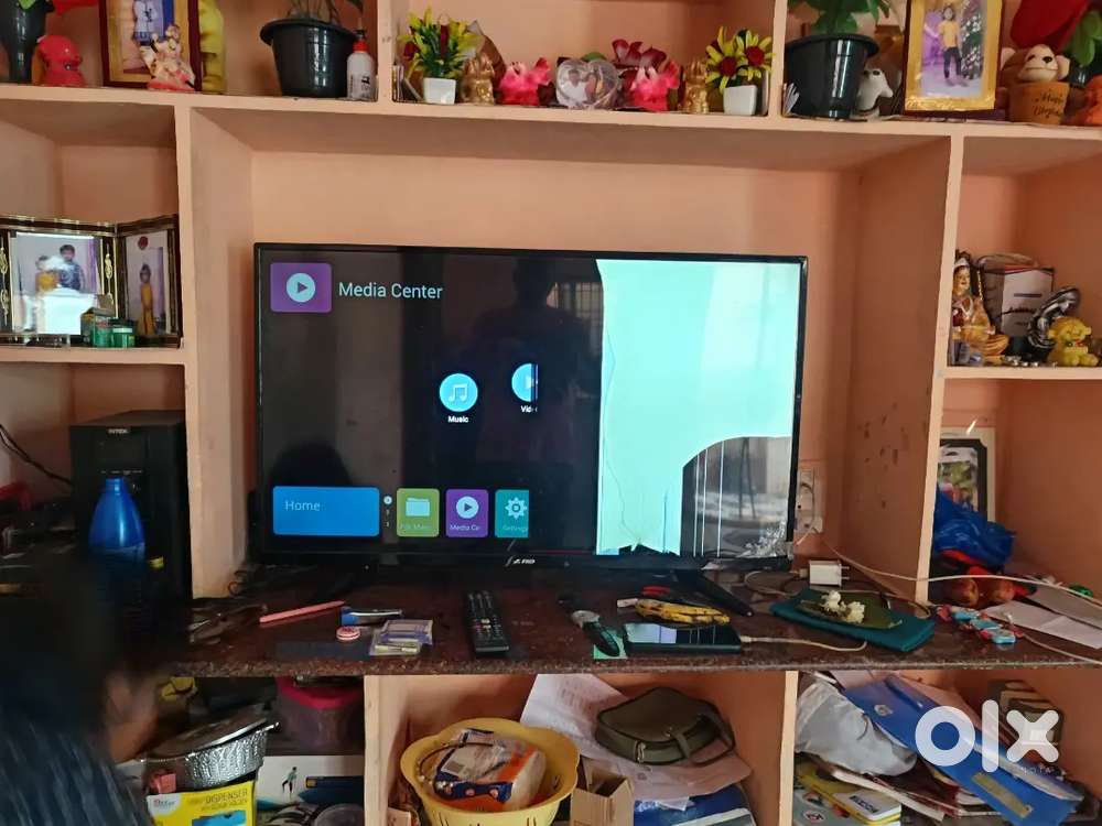 40 inch Led smart tv Broken
