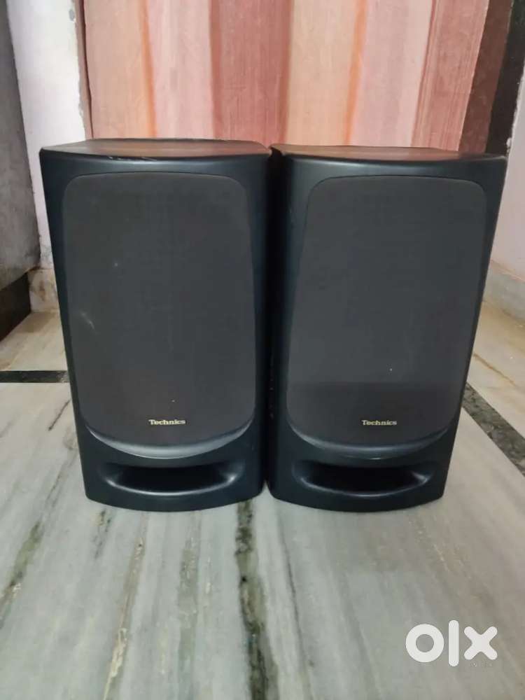 Technics 2 speaker ,6 ohms 100watts used  stereo amplifier AV receiver