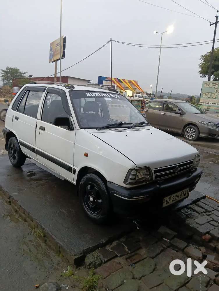 Maruti 800 White colour