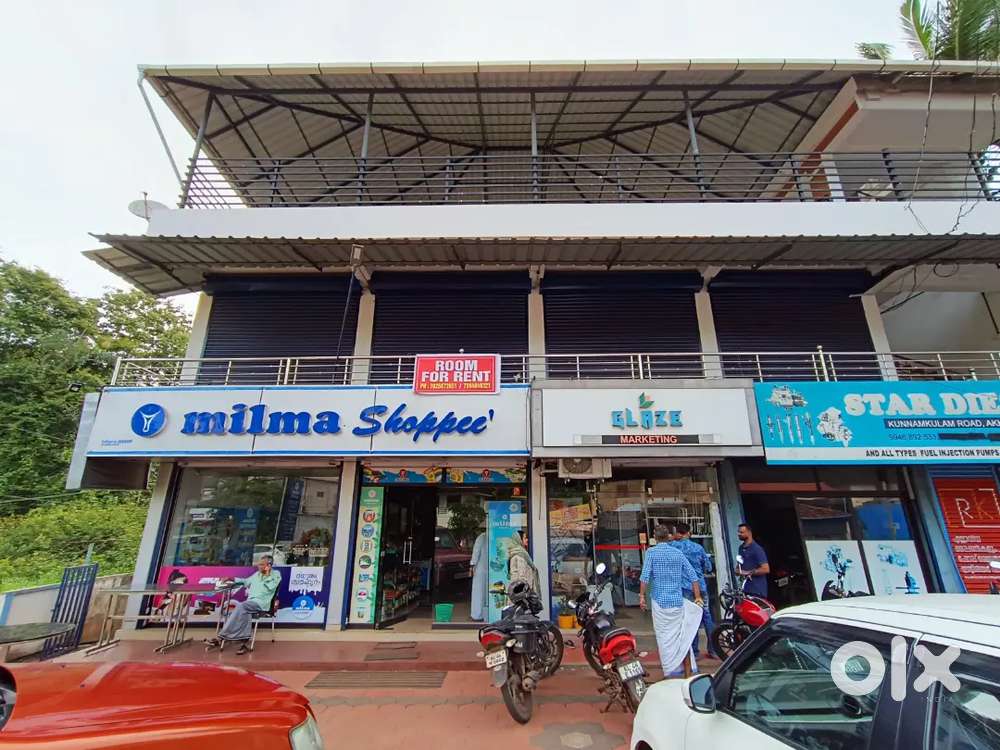 Room and commercial space for rent