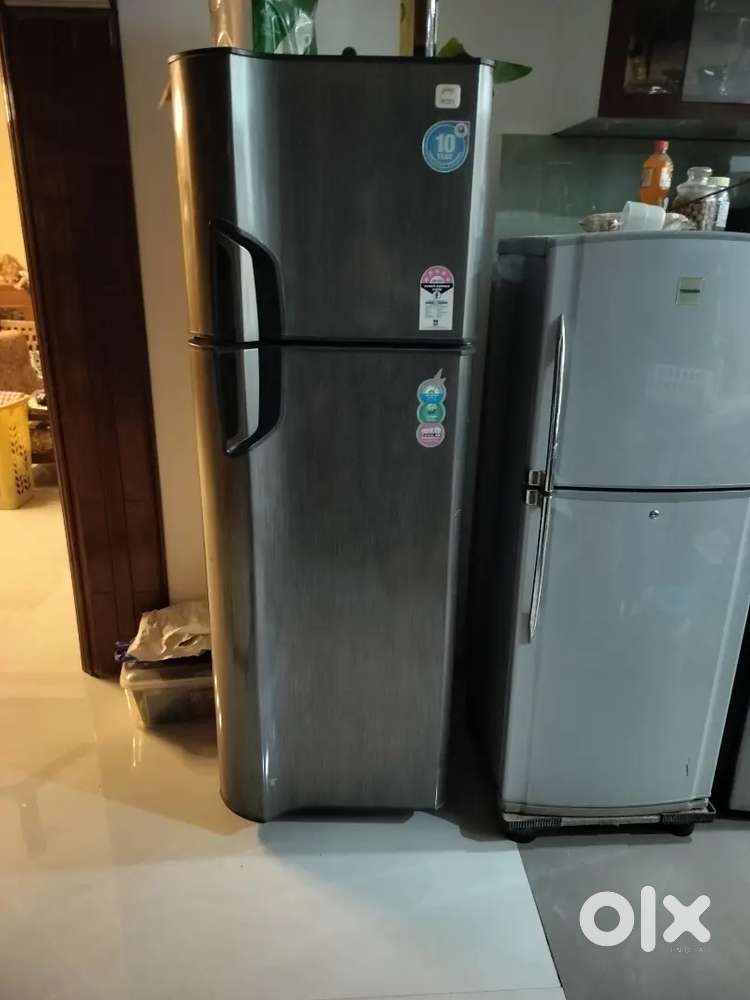 Godrej fridge 318 litres