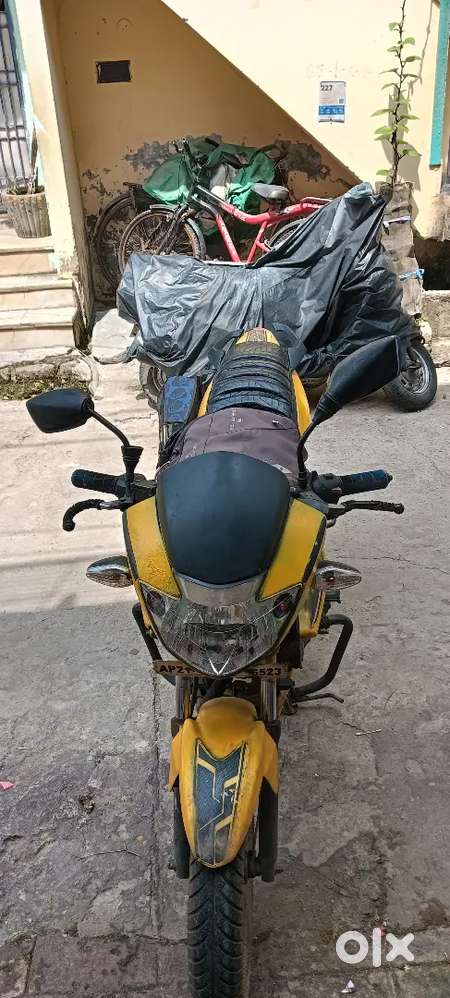Apache RTR 160 with almost new spare parts