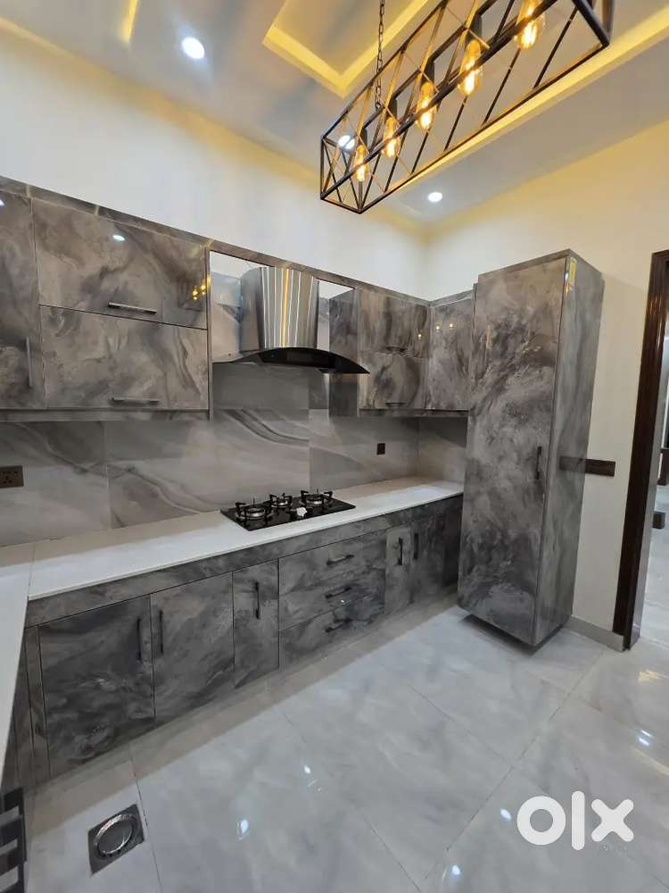 Pammal 4 Bhk Flat @ 3 balcony