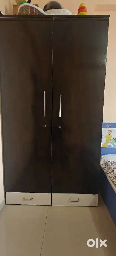 I want sell my wooden almirah