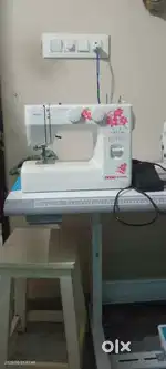 Usha jangil alloori Deluxe best sewing machine good condition