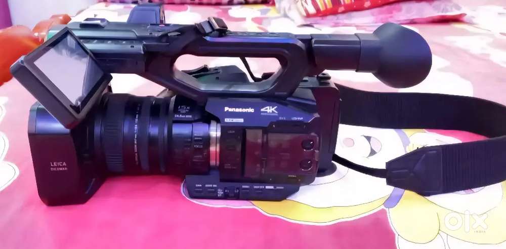 Panasonic ux 90 4k camera
