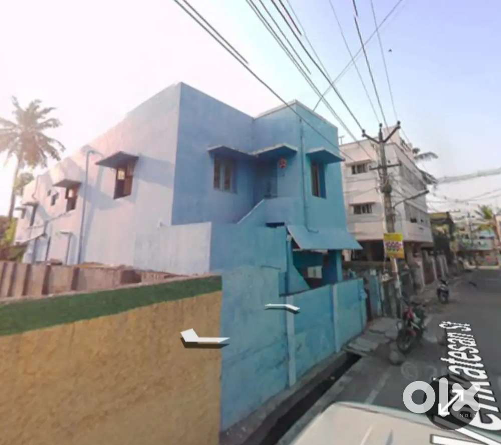 5,100 sq.ft Land with House for Near Perungalathur Railway- sq ft 4000