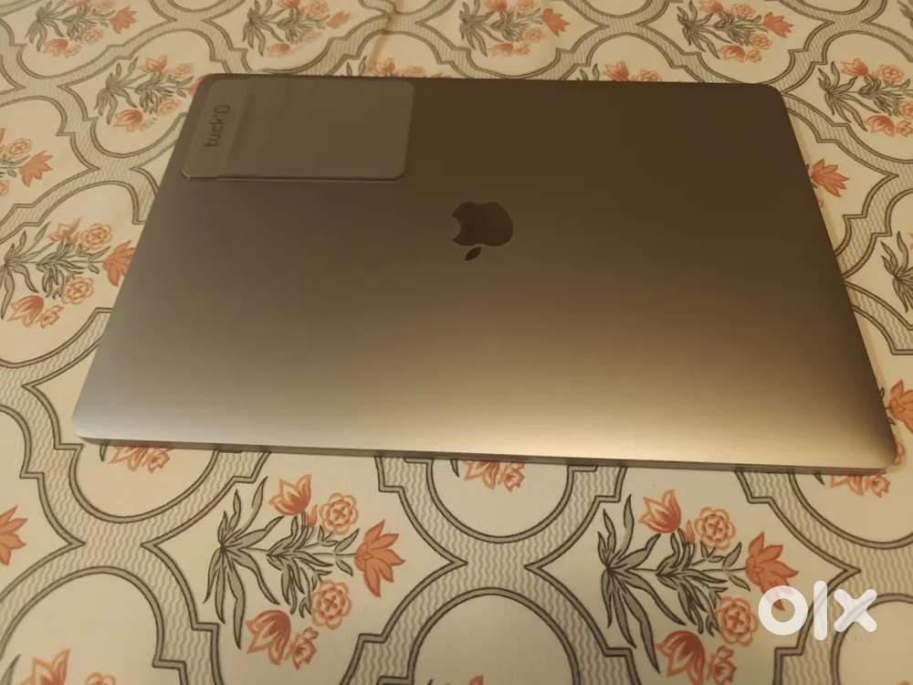 Apple Macbook pro 50000