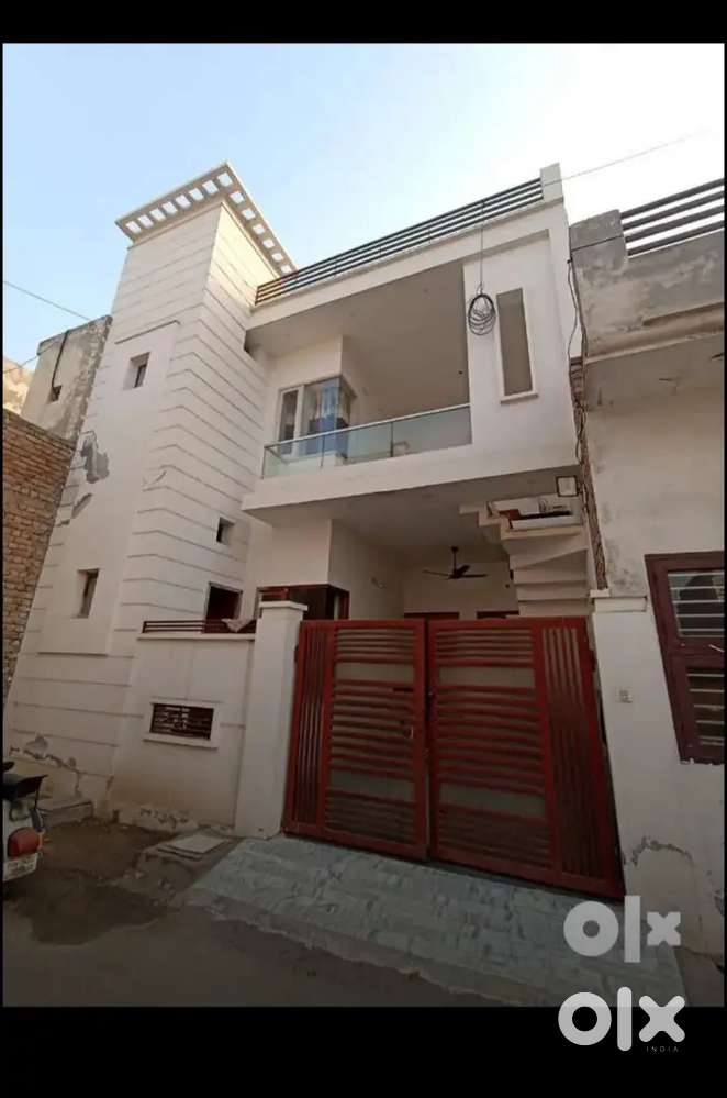 1 room attech bathroom kitchan store  terras first floor