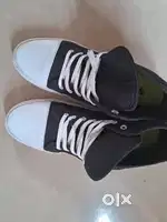 Canvas sneaker