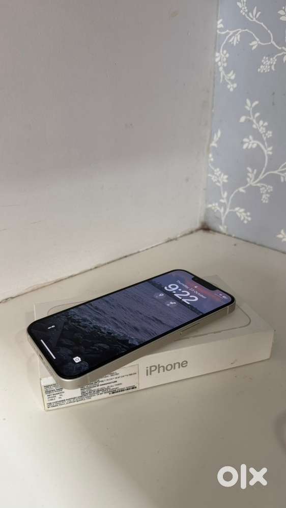 iphone 13 256 GB - White Gently Used   with Original Bill and Box