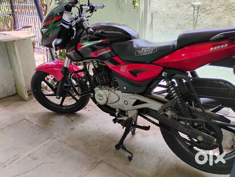 Pulsar 180cc Red/Black