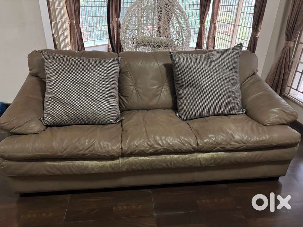3 + 2 + 1 Letherette Home Center Sofa set & Coeffe Table