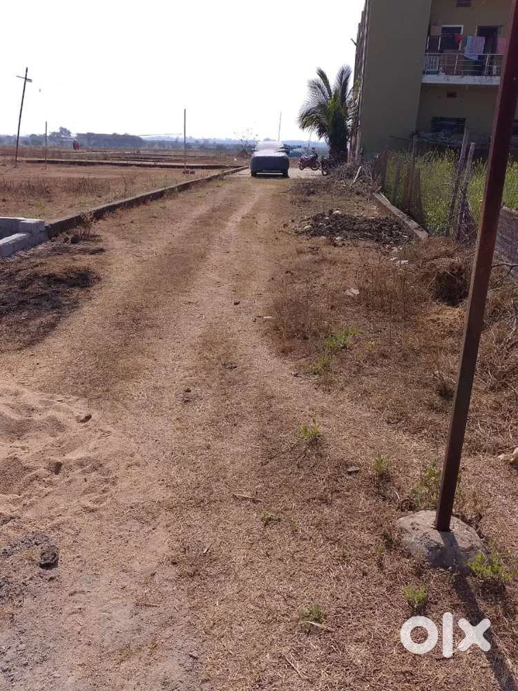 Plot sell karna hai near airport banarasi